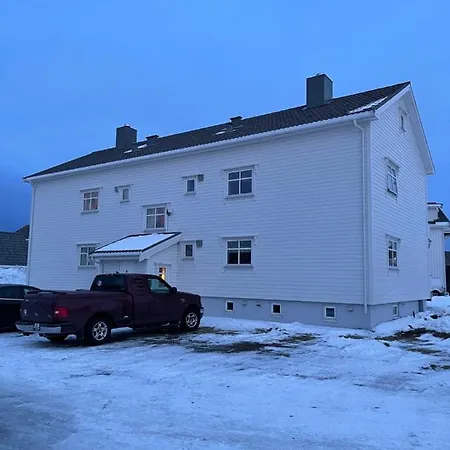Treroms Leilighet Sentralt Pa * Andenes