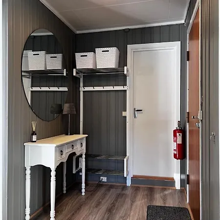 Treroms Leilighet Sentralt Pa Apartment *